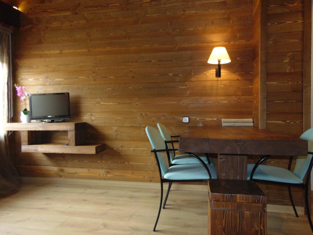 Hostal Piteus 산로렌소 데 모루니스 객실 사진