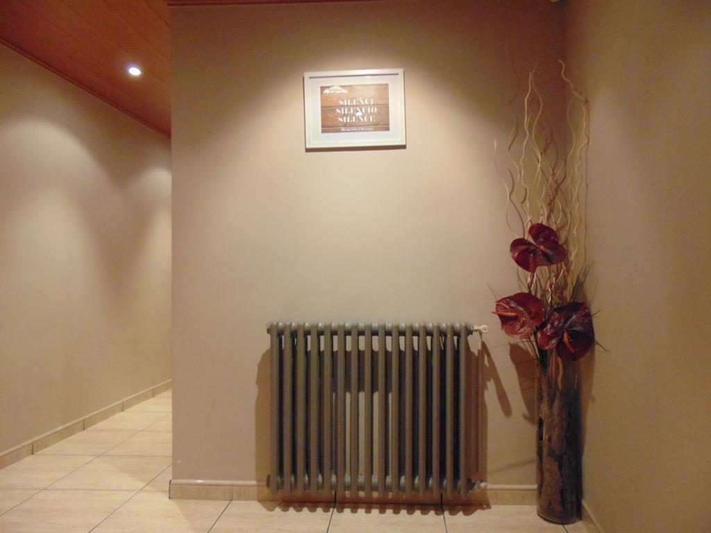 Hostal Piteus 산로렌소 데 모루니스 외부 사진