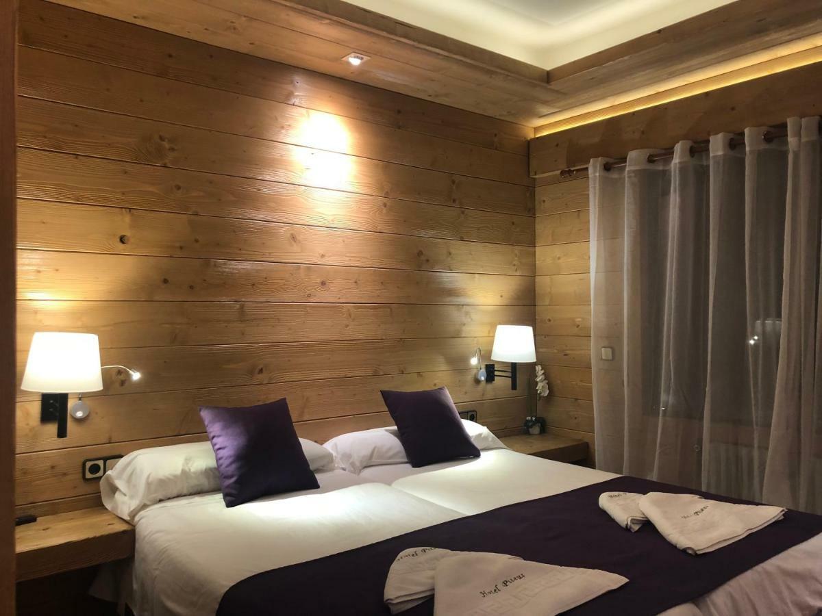 Hostal Piteus 산로렌소 데 모루니스 외부 사진